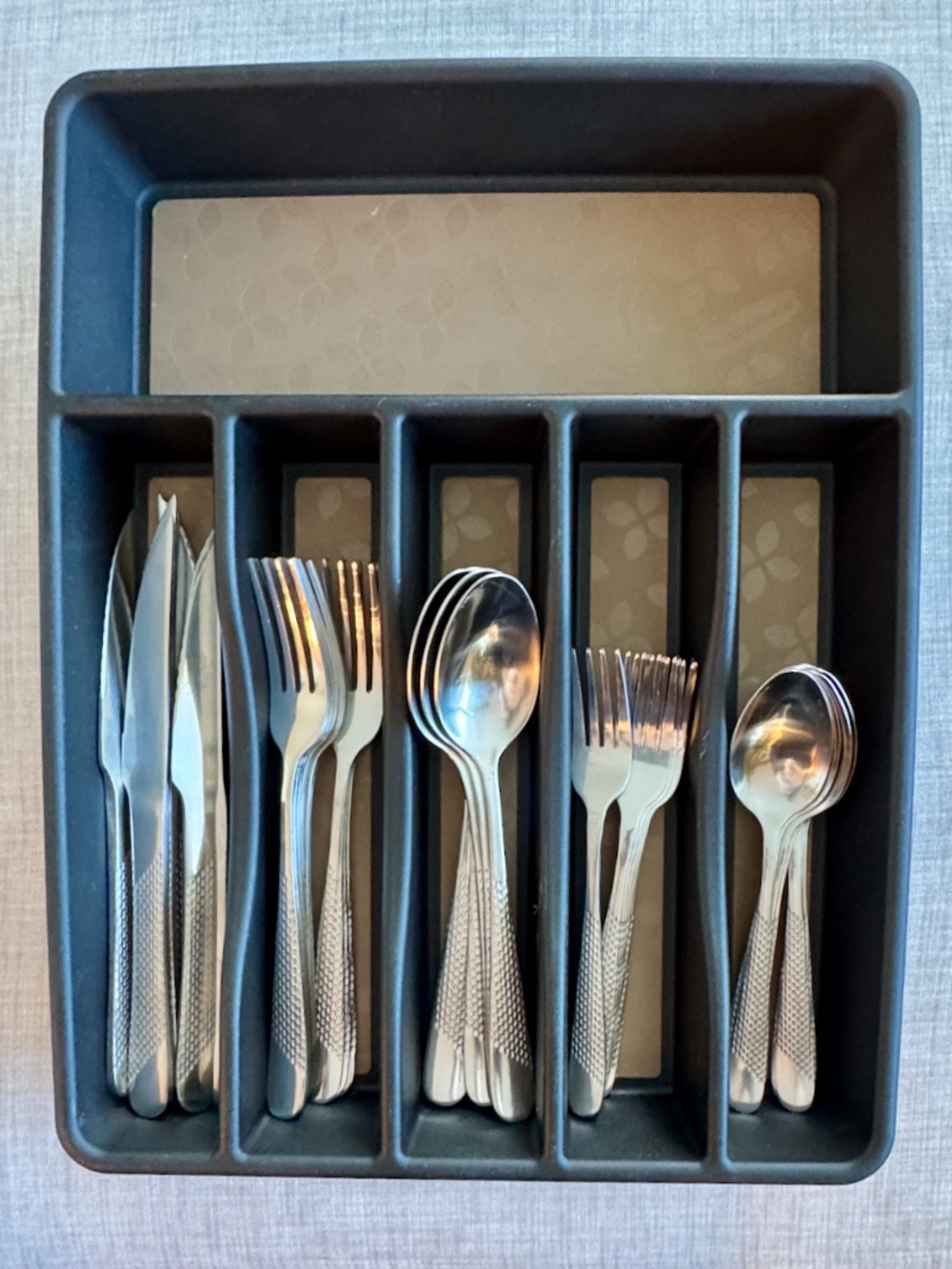 40-pc + Tray Flatware (8 places) Stainless Everyday Extras BBQ Hosting Airbnb